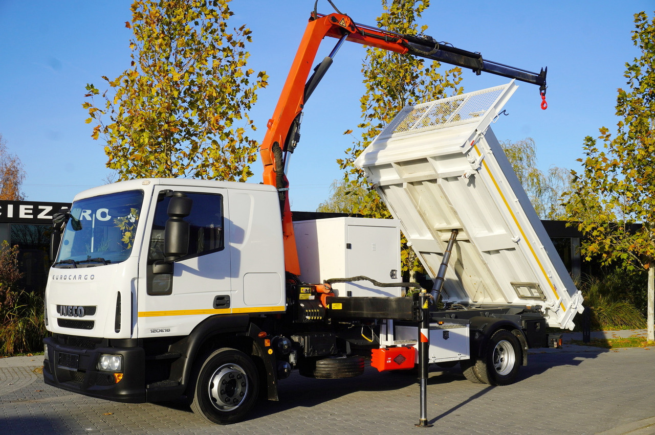 IVECO Eurocargo 120E18 Crane Palfinger / 3-way tipper / sleeper cab - Volquete camión, Camión grúa: foto 1 IVECO Eurocargo 120E18 Crane Palfinger / 3-way tipper / sleeper cab - Volquete camión, Camión grúa: foto 1
