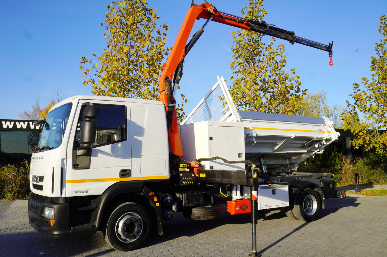 IVECO Eurocargo 120E18 Crane Palfinger / 3-way tipper / sleeper cab - Camión grúa: foto 2 IVECO Eurocargo 120E18 Crane Palfinger / 3-way tipper / sleeper cab - Camión grúa: foto 2