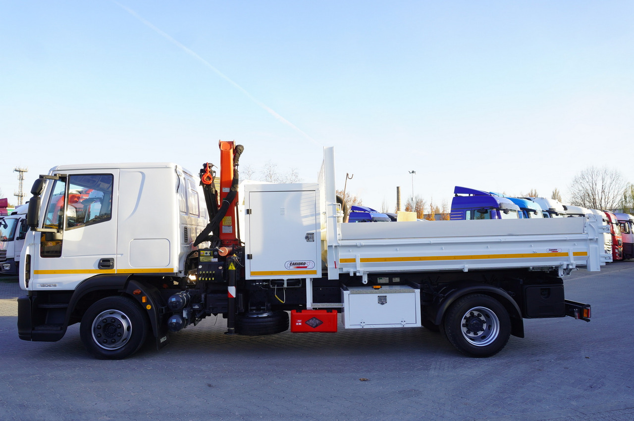 IVECO Eurocargo 120E18 Crane Palfinger / 3-way tipper / sleeper cab - Volquete camión, Camión grúa: foto 5 IVECO Eurocargo 120E18 Crane Palfinger / 3-way tipper / sleeper cab - Volquete camión, Camión grúa: foto 5