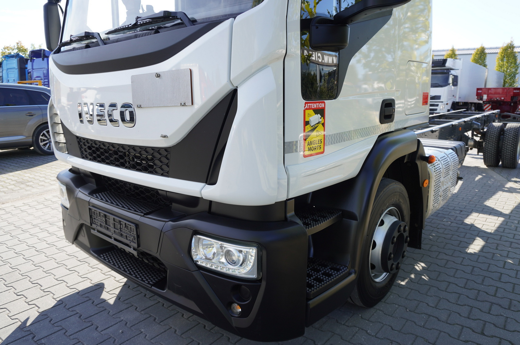 IVECO Eurocargo 140e19 4×2 E6 Glob / ADR / frame 8,1m - Chasis camión: foto 5 IVECO Eurocargo 140e19 4×2 E6 Glob / ADR / frame 8,1m - Chasis camión: foto 5