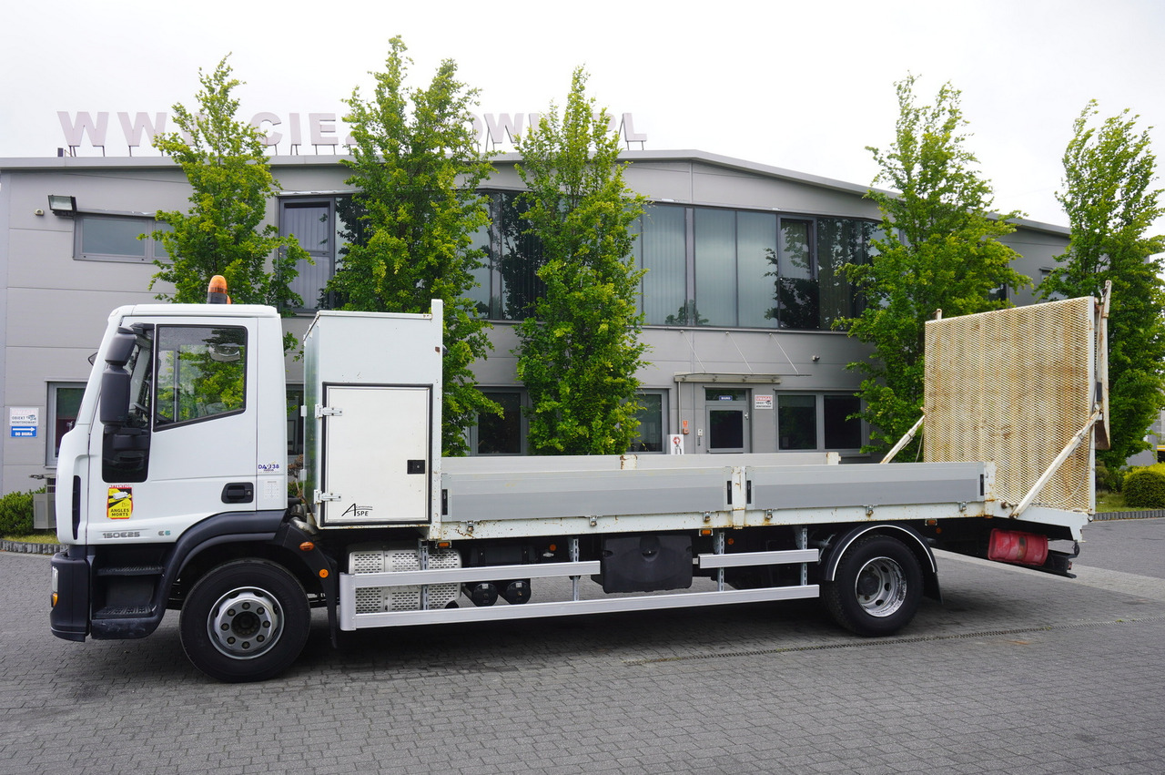 Camión caja abierta IVECO Eurocargo 150 E25 / 90 tho. km !!! / Tow truck: foto 11 Camión caja abierta IVECO Eurocargo 150 E25 / 90 tho. km !!! / Tow truck: foto 11