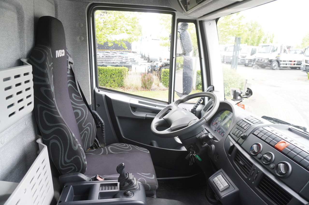 Camión caja abierta IVECO Eurocargo 150 E25 / 90 tho. km !!! / Tow truck: foto 27 Camión caja abierta IVECO Eurocargo 150 E25 / 90 tho. km !!! / Tow truck: foto 27