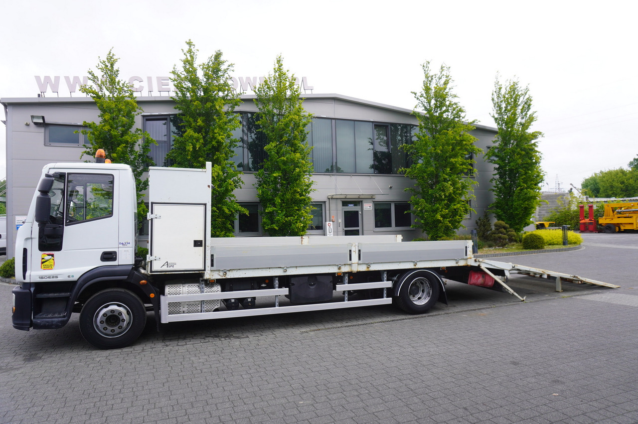 Camión caja abierta IVECO Eurocargo 150 E25 / 90 tho. km !!! / Tow truck: foto 12 Camión caja abierta IVECO Eurocargo 150 E25 / 90 tho. km !!! / Tow truck: foto 12