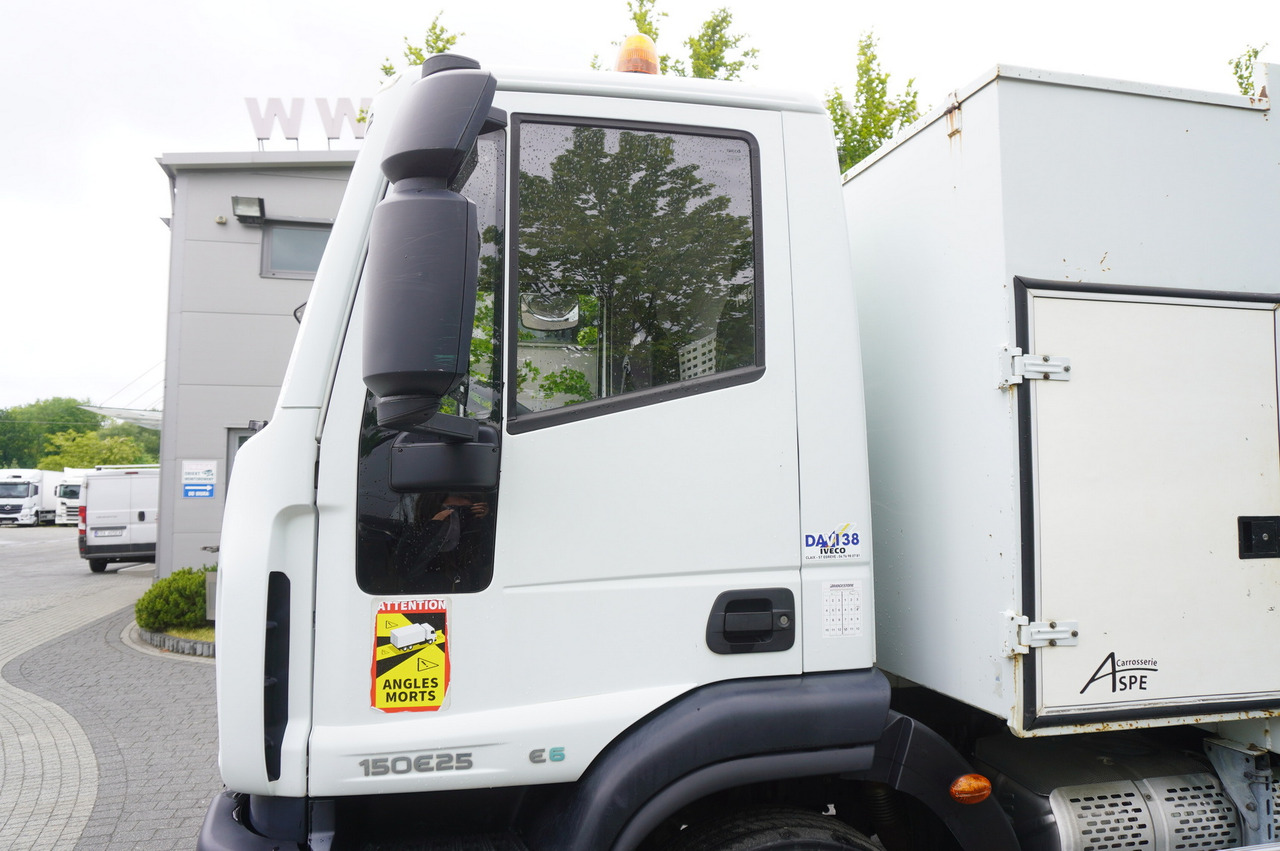 Camión caja abierta IVECO Eurocargo 150 E25 / 90 tho. km !!! / Tow truck: foto 18 Camión caja abierta IVECO Eurocargo 150 E25 / 90 tho. km !!! / Tow truck: foto 18