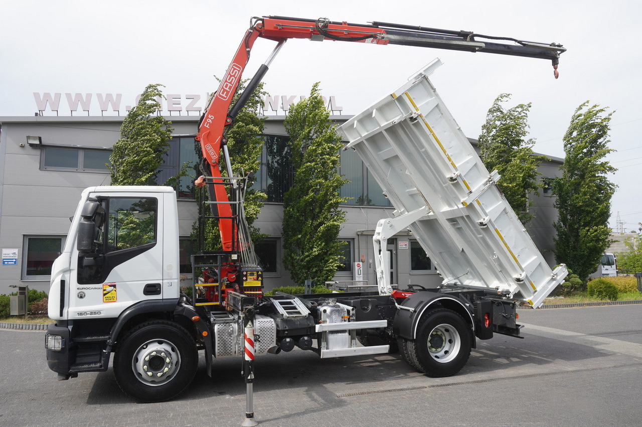 IVECO Eurocargo 160-250 / Fassi F95 crane / 120 tho. km / 3-sided tipper - Camión grúa: foto 4 IVECO Eurocargo 160-250 / Fassi F95 crane / 120 tho. km / 3-sided tipper - Camión grúa: foto 4