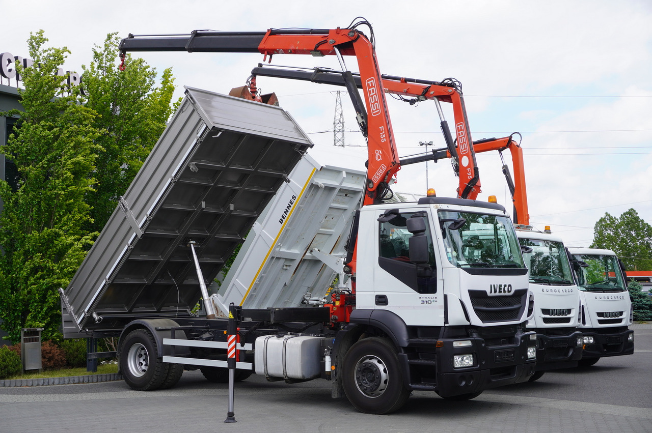 IVECO Stralis 310 E6 / NEW 3-sided tipper / Fassi F135 crane with remote control - Camión caja abierta, Camión grúa: foto 2 IVECO Stralis 310 E6 / NEW 3-sided tipper / Fassi F135 crane with remote control - Camión caja abierta, Camión grúa: foto 2