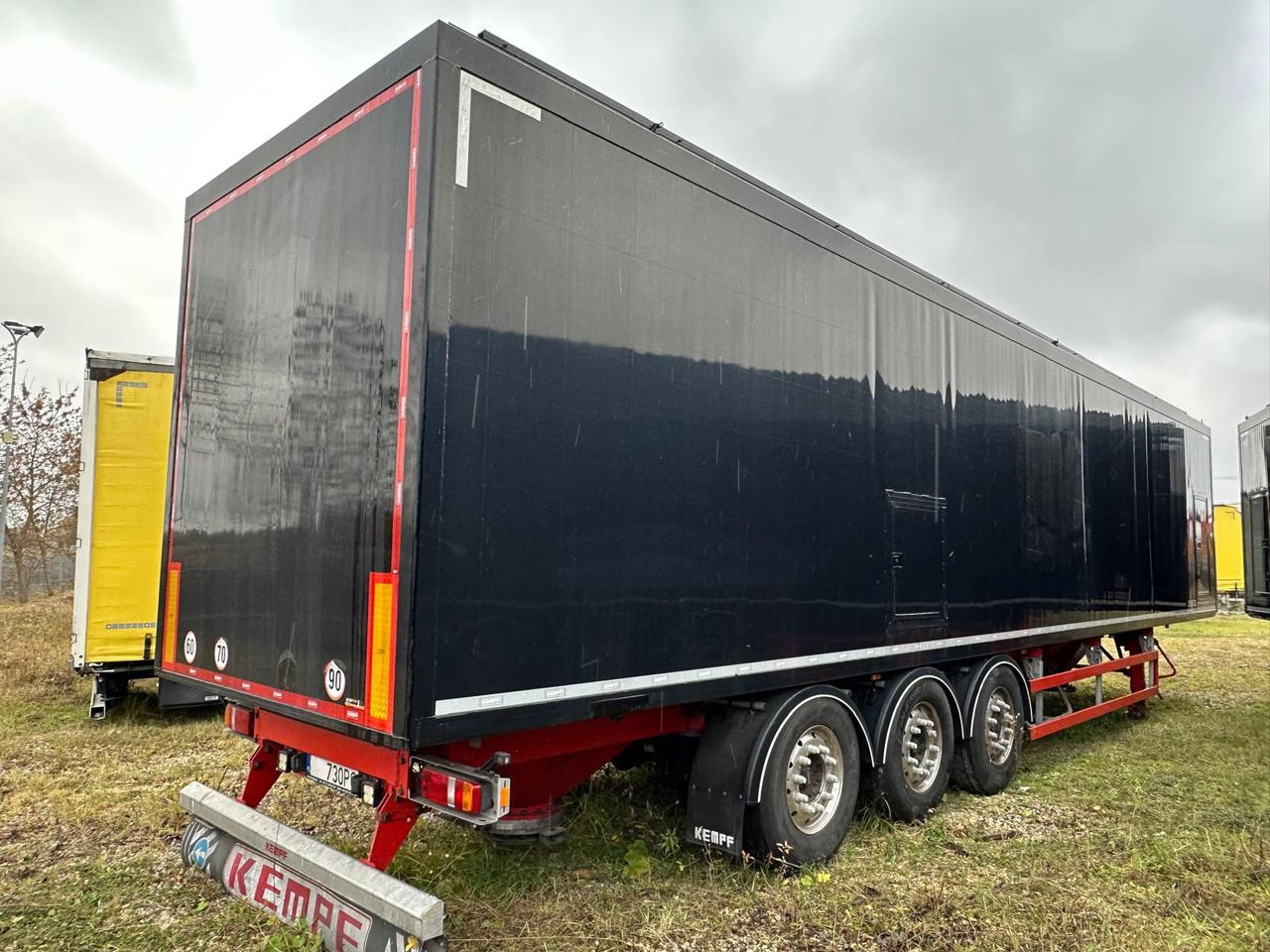 KEMPF SKM AK unloader 4 chambers with lower chute / capacity 65 m3 / 12 units - Volquete semirremolque: foto 5 KEMPF SKM AK unloader 4 chambers with lower chute / capacity 65 m3 / 12 units - Volquete semirremolque: foto 5