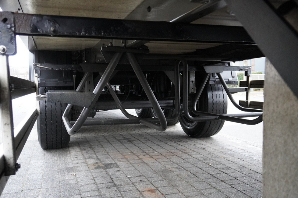 Frigorífico semirremolque LAMBERET refrigerated semi-trailer / Carrier Vector 1550 unit: foto 23