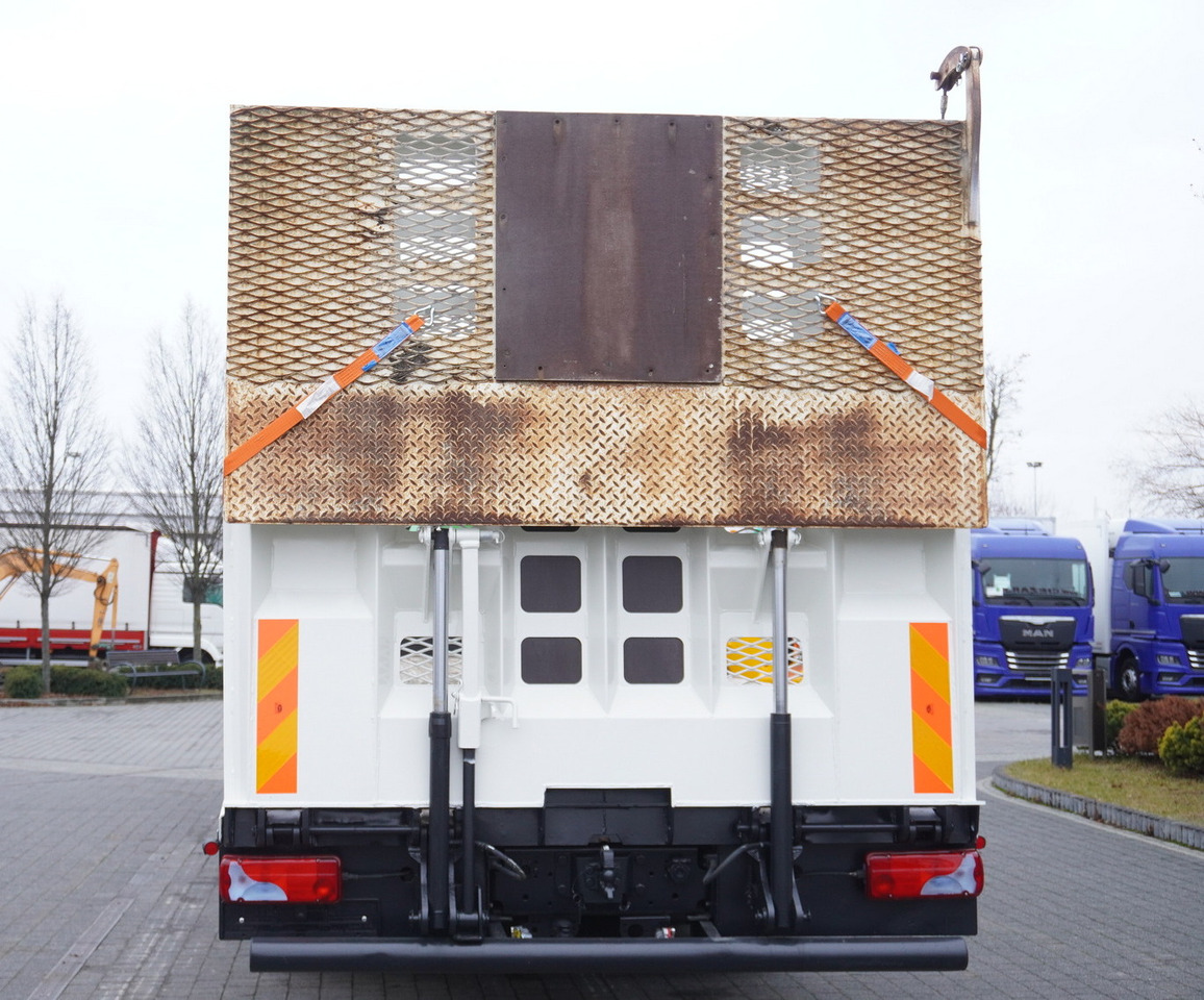 MAN TGS 35.360 E5 8x2 / HDS HIAB XS 166 HIDUO / 6.2 t lifting capacity / 12 m reach - Camión grúa: foto 3 MAN TGS 35.360 E5 8x2 / HDS HIAB XS 166 HIDUO / 6.2 t lifting capacity / 12 m reach - Camión grúa: foto 3