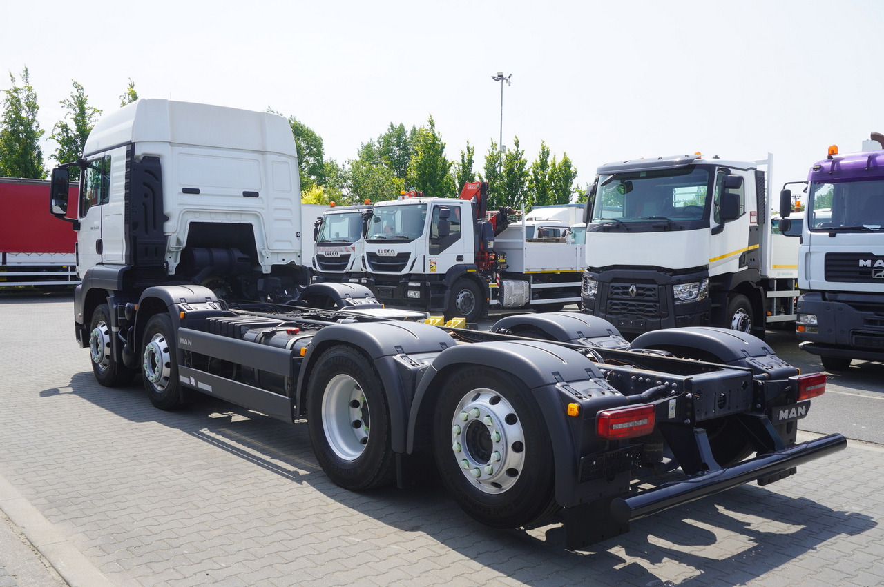 MAN TGS 35.420 8x2 / Chassis 6.4 m / 3 steered axles - Chasis camión: foto 4 MAN TGS 35.420 8x2 / Chassis 6.4 m / 3 steered axles - Chasis camión: foto 4
