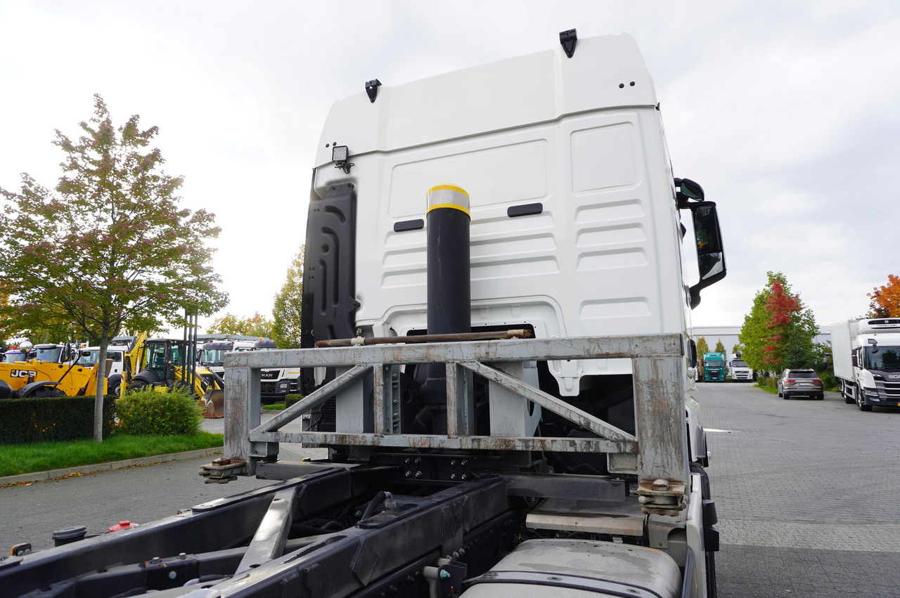 MAN TGX 26.470 6x2 COINTAINERKIPPER HYVA HIRMSCHLING / 200 tho. km! - Portacontenedore/ Intercambiable camión: foto 5 MAN TGX 26.470 6x2 COINTAINERKIPPER HYVA HIRMSCHLING / 200 tho. km! - Portacontenedore/ Intercambiable camión: foto 5