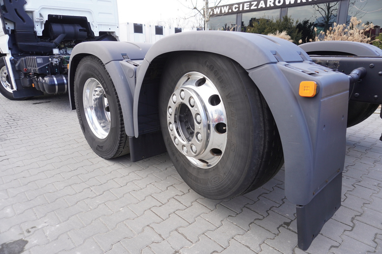 MAN TGX 26,500 / 500 HP / steering 3rd axle / 20 t cap. / Chassis 6.5 m - Chasis camión: foto 2 MAN TGX 26,500 / 500 HP / steering 3rd axle / 20 t cap. / Chassis 6.5 m - Chasis camión: foto 2
