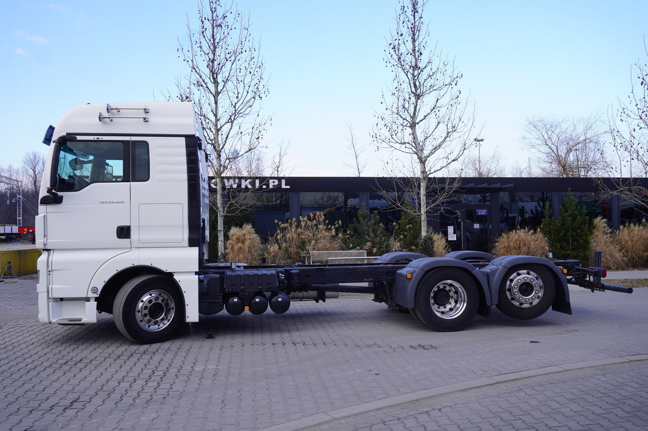 MAN TGX 26,500 / 500 HP / steering 3rd axle / 20 t cap. / Chassis 6.5 m - Chasis camión: foto 4 MAN TGX 26,500 / 500 HP / steering 3rd axle / 20 t cap. / Chassis 6.5 m - Chasis camión: foto 4