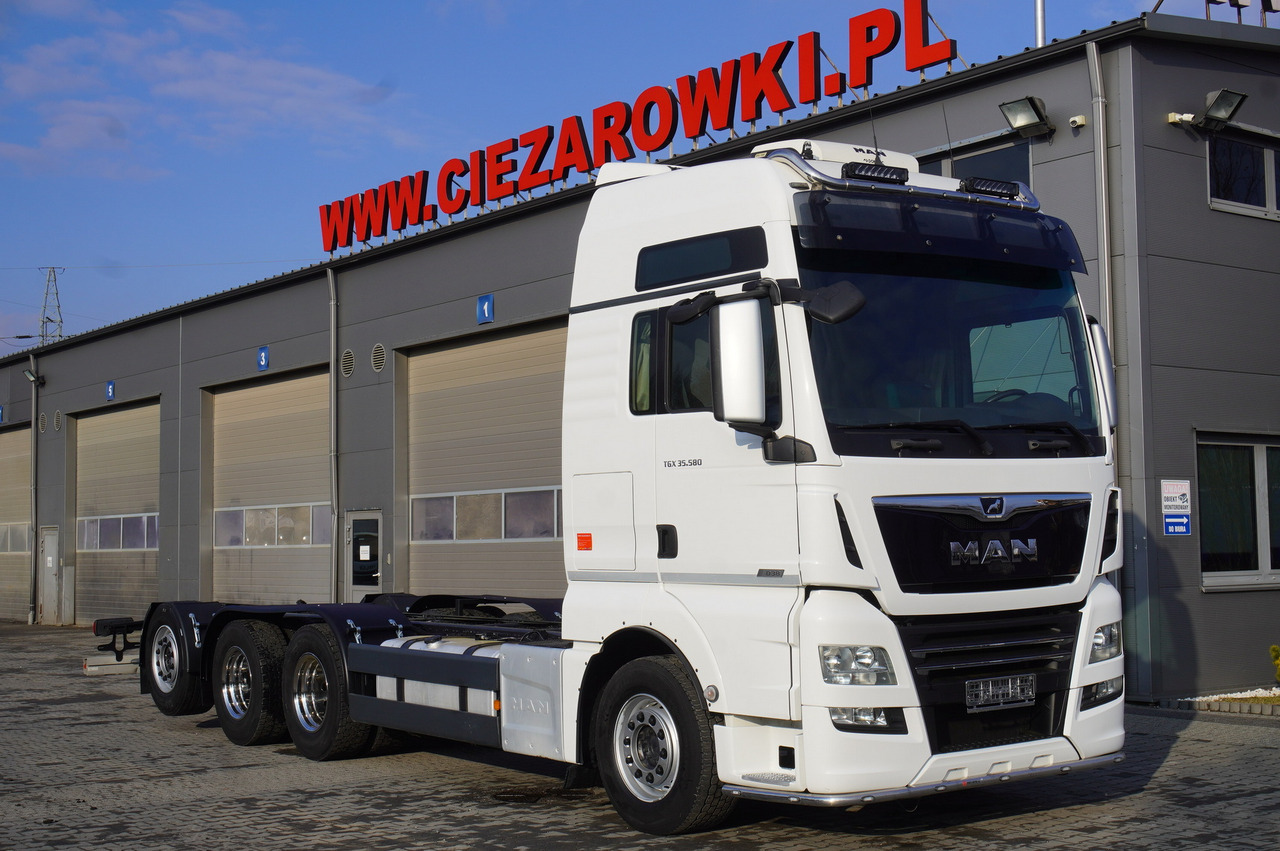 MAN TGX 35.580 E6 8x4/4 - 8.8m chassis frame - Camión grúa: foto 1 MAN TGX 35.580 E6 8x4/4 - 8.8m chassis frame - Camión grúa: foto 1