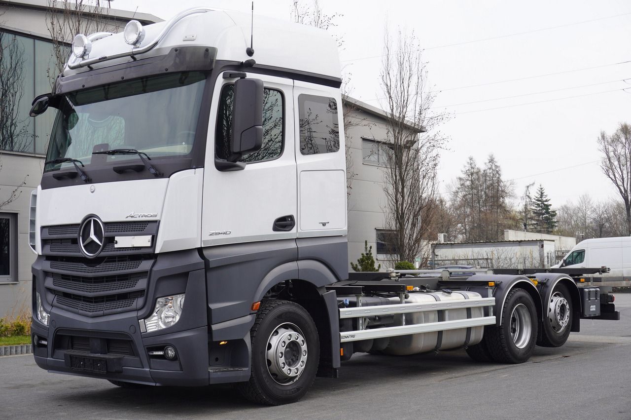 MERCEDES-BENZ 2540 6x2 / 10 tho. km!!! / 5-seater cab! / BDF - Grua de remolque autos: foto 2 MERCEDES-BENZ 2540 6x2 / 10 tho. km!!! / 5-seater cab! / BDF - Grua de remolque autos: foto 2