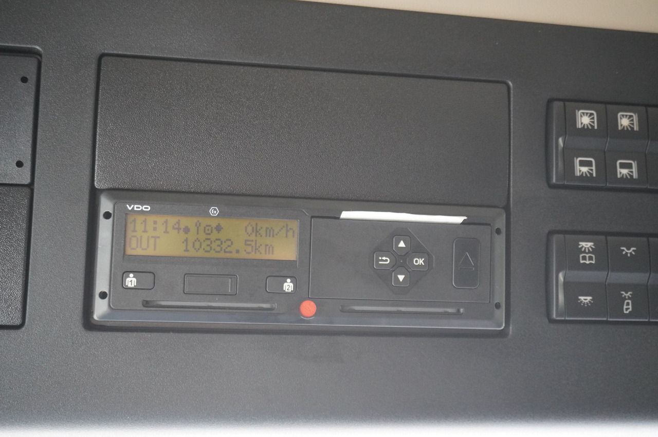 MERCEDES-BENZ 2540 6x2 / 10 tho. km!!! / 5-seater cab! / BDF - Portavehículos camión: foto 3 MERCEDES-BENZ 2540 6x2 / 10 tho. km!!! / 5-seater cab! / BDF - Portavehículos camión: foto 3