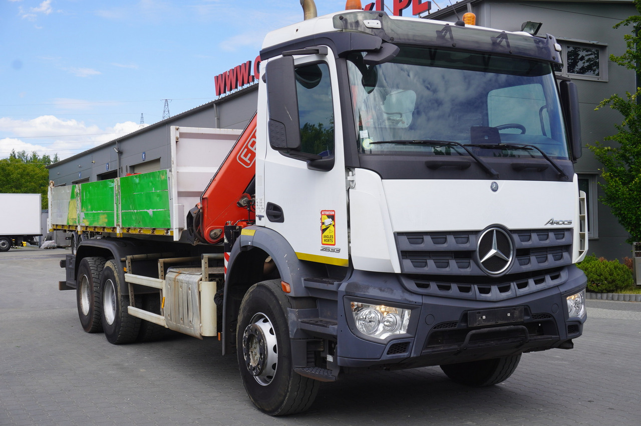 MERCEDES-BENZ AROCS 2633 6x4 / 5.5 T crane FASSI F135 / Tipper 15 EPAL - Camión caja abierta, Camión grúa: foto 2 MERCEDES-BENZ AROCS 2633 6x4 / 5.5 T crane FASSI F135 / Tipper 15 EPAL - Camión caja abierta, Camión grúa: foto 2