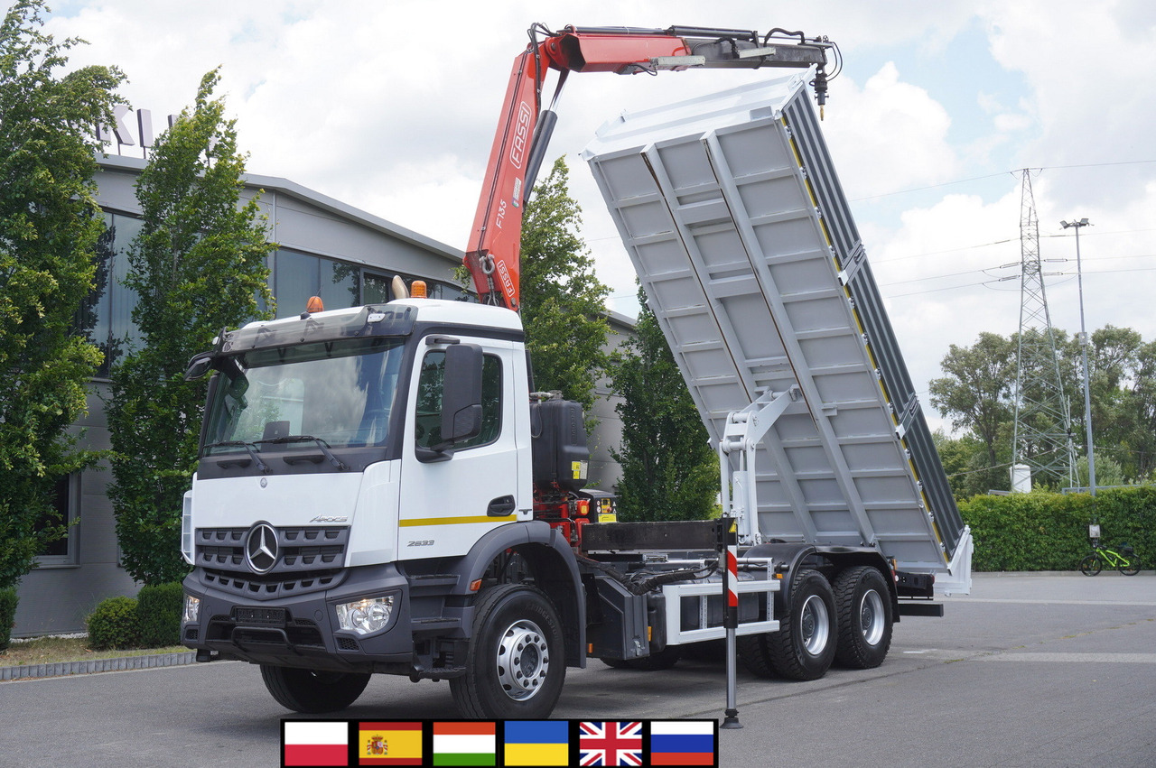 MERCEDES-BENZ AROCS 2633 6x4 / 5.5 T crane FASSI F135 / Tipper 15 EPAL - Volquete camión, Camión grúa: foto 1 MERCEDES-BENZ AROCS 2633 6x4 / 5.5 T crane FASSI F135 / Tipper 15 EPAL - Volquete camión, Camión grúa: foto 1