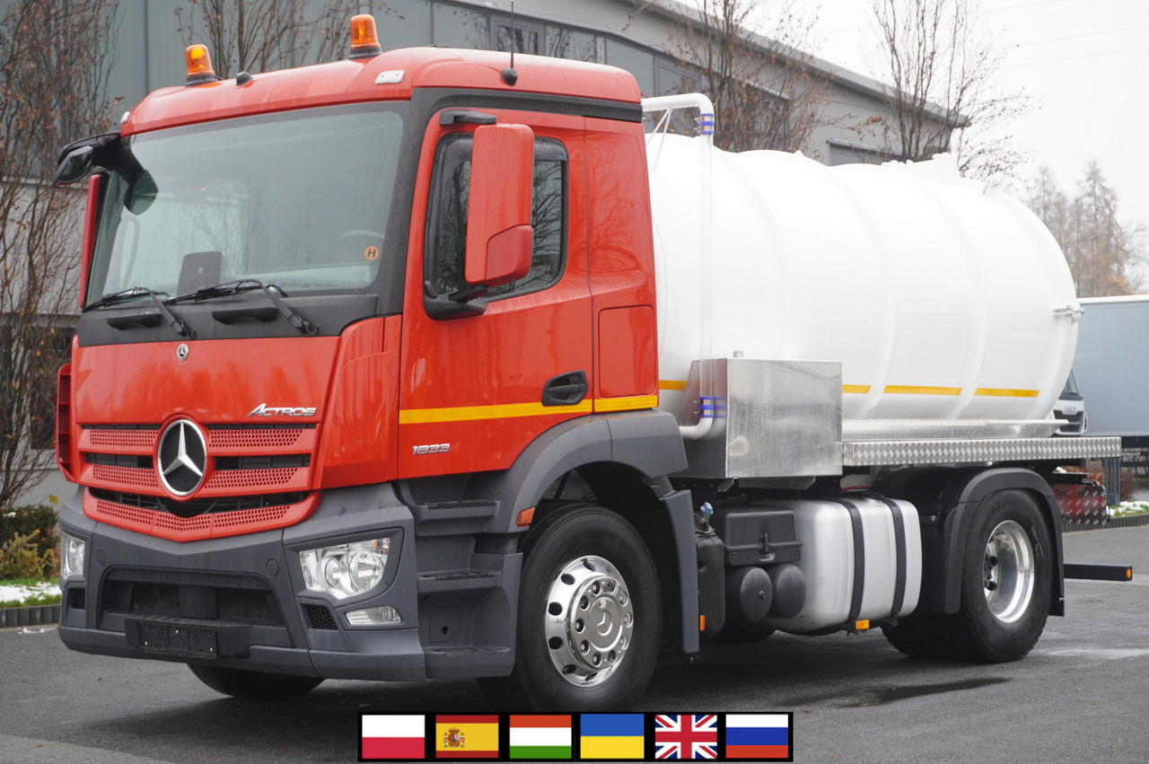 MERCEDES-BENZ Actros 1833 / 260 tho. km / NEW septic tank 11000 l - Cisterna camión: foto 1 MERCEDES-BENZ Actros 1833 / 260 tho. km / NEW septic tank 11000 l - Cisterna camión: foto 1