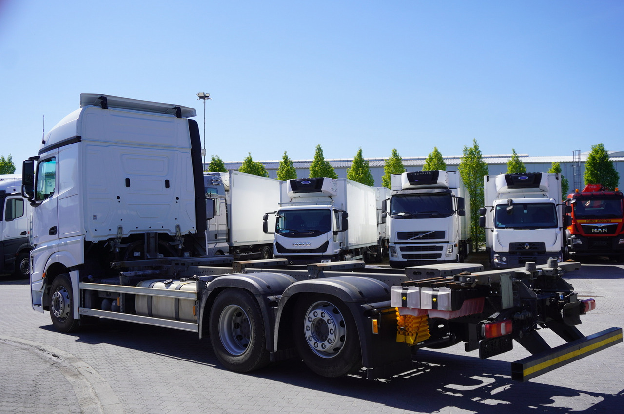 MERCEDES-BENZ Actros 2545 6×2 MP5 / Full ADR / BDF - Portacontenedore/ Intercambiable camión: foto 3 MERCEDES-BENZ Actros 2545 6×2 MP5 / Full ADR / BDF - Portacontenedore/ Intercambiable camión: foto 3