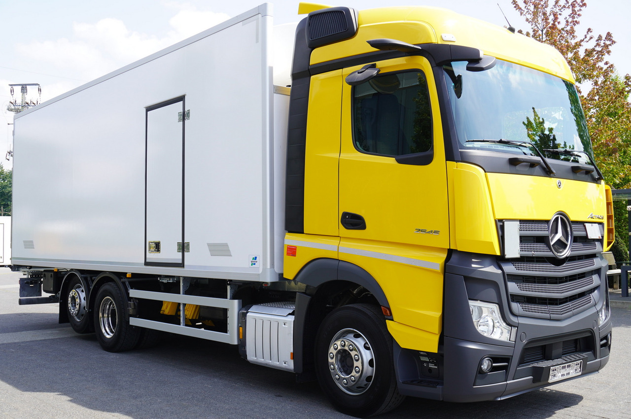 MERCEDES-BENZ Actros 2545 MP5 6×2 E6 / NEW Igloocar refrigerator / 19 pallets - Frigorífico camión: foto 5 MERCEDES-BENZ Actros 2545 MP5 6×2 E6 / NEW Igloocar refrigerator / 19 pallets - Frigorífico camión: foto 5