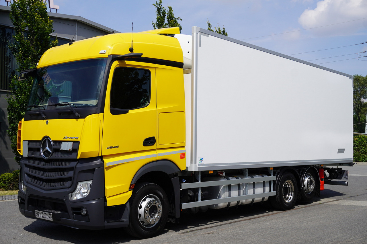 MERCEDES-BENZ Actros 2545 MP5 6×2 E6 / NEW Igloocar refrigerator / 19 pallets - Frigorífico camión: foto 1 MERCEDES-BENZ Actros 2545 MP5 6×2 E6 / NEW Igloocar refrigerator / 19 pallets - Frigorífico camión: foto 1