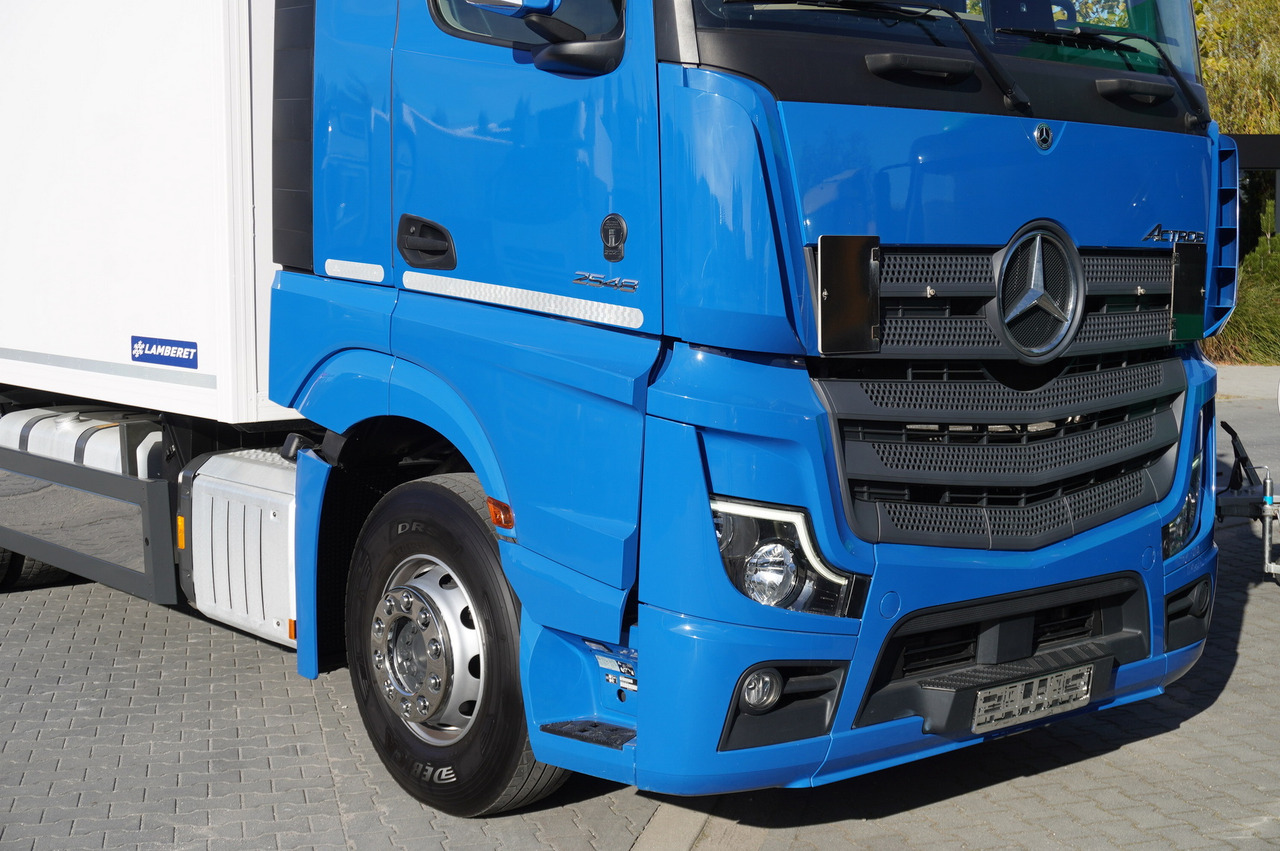 Leasing financiero de MERCEDES-BENZ Actros 2548 E6 / GIGA / Cab Lounge chair / Lamberet Refrigerator / Carrier Supra 950 leasing MERCEDES-BENZ Actros 2548 E6 / GIGA / Cab Lounge chair / Lamberet Refrigerator / Carrier Supra 950: foto 11