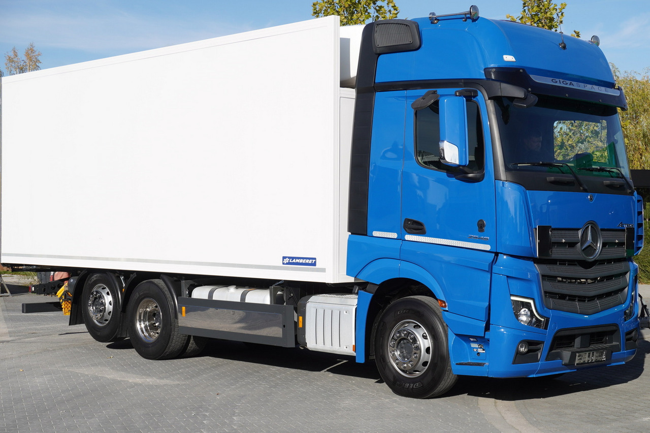 MERCEDES-BENZ Actros 2548 E6 / GIGA / Cab Lounge chair / Lamberet Refrigerator / Carrier Supra 950 - Frigorífico camión: foto 2 MERCEDES-BENZ Actros 2548 E6 / GIGA / Cab Lounge chair / Lamberet Refrigerator / Carrier Supra 950 - Frigorífico camión: foto 2