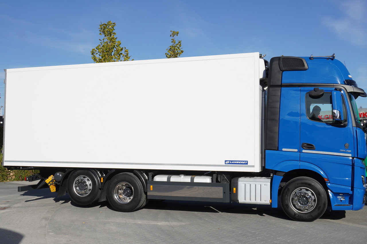 Leasing financiero de MERCEDES-BENZ Actros 2548 E6 / GIGA / Cab Lounge chair / Lamberet Refrigerator / Carrier Supra 950 leasing MERCEDES-BENZ Actros 2548 E6 / GIGA / Cab Lounge chair / Lamberet Refrigerator / Carrier Supra 950: foto 6