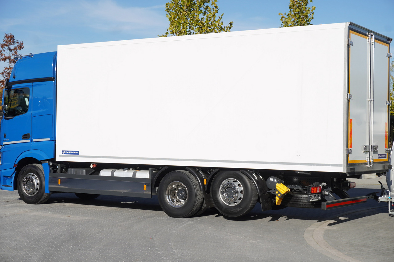 MERCEDES-BENZ Actros 2548 E6 / GIGA / Cab Lounge chair / Lamberet Refrigerator / Carrier Supra 950 - Frigorífico camión: foto 4 MERCEDES-BENZ Actros 2548 E6 / GIGA / Cab Lounge chair / Lamberet Refrigerator / Carrier Supra 950 - Frigorífico camión: foto 4
