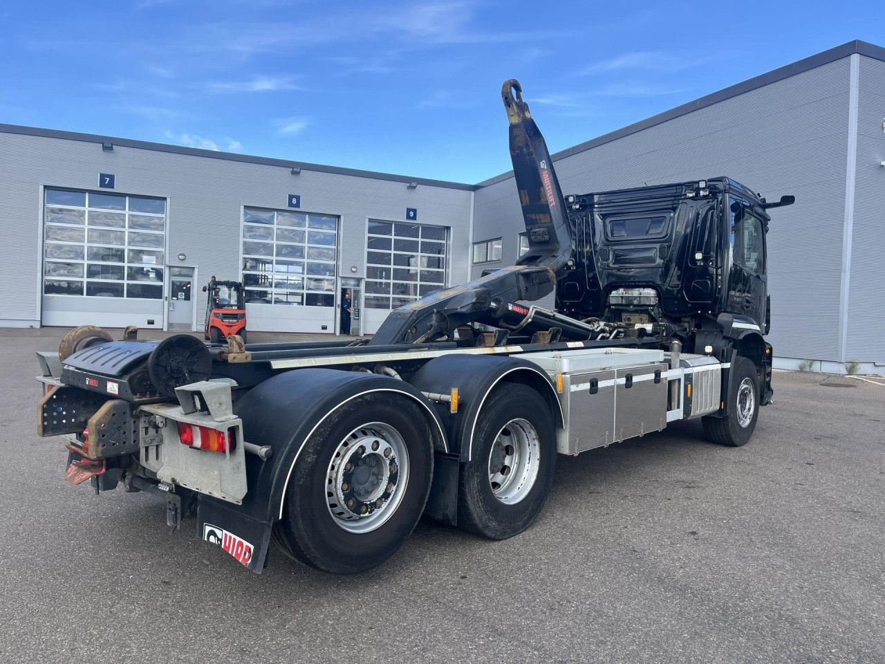 MERCEDES-BENZ Arocs 2543 6x2*4 / 21t Hooklift HIAB ULT21Z56 / 2022 - Multibasculante camión: foto 3 MERCEDES-BENZ Arocs 2543 6x2*4 / 21t Hooklift HIAB ULT21Z56 / 2022 - Multibasculante camión: foto 3