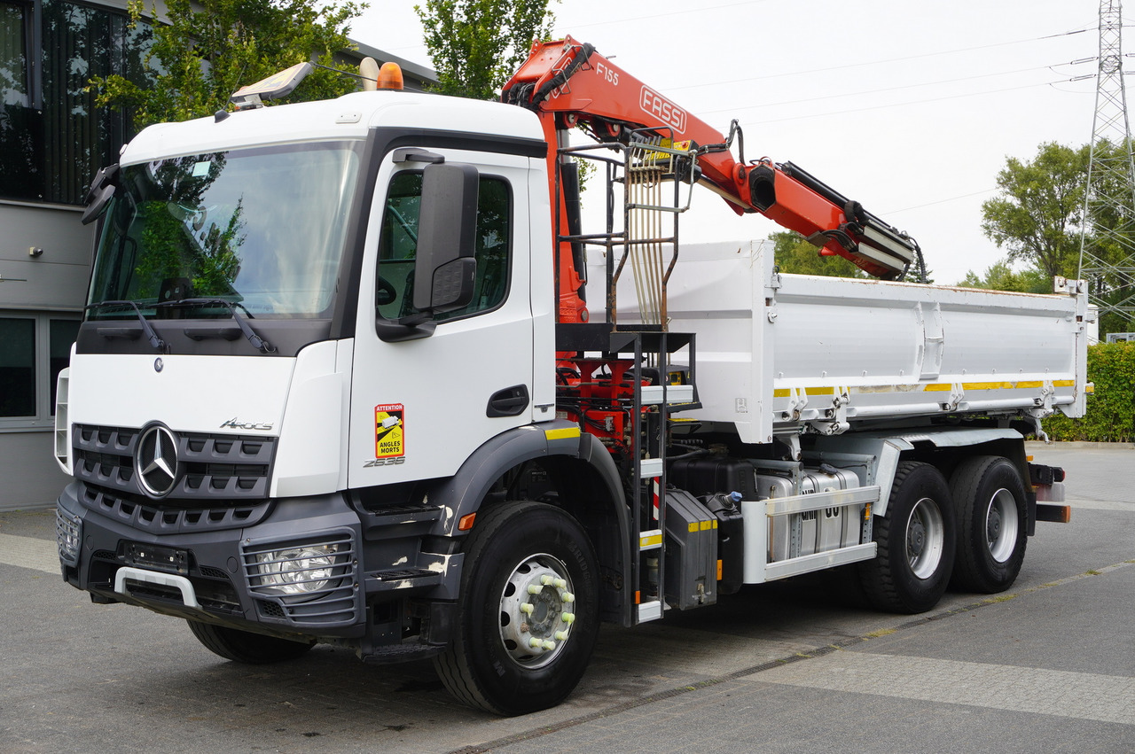 MERCEDES-BENZ Arocs 2636 / 6x4 / HDS Fassi / 3-Way Tipper / Bortmatic - Volquete camión, Camión grúa: foto 4 MERCEDES-BENZ Arocs 2636 / 6x4 / HDS Fassi / 3-Way Tipper / Bortmatic - Volquete camión, Camión grúa: foto 4