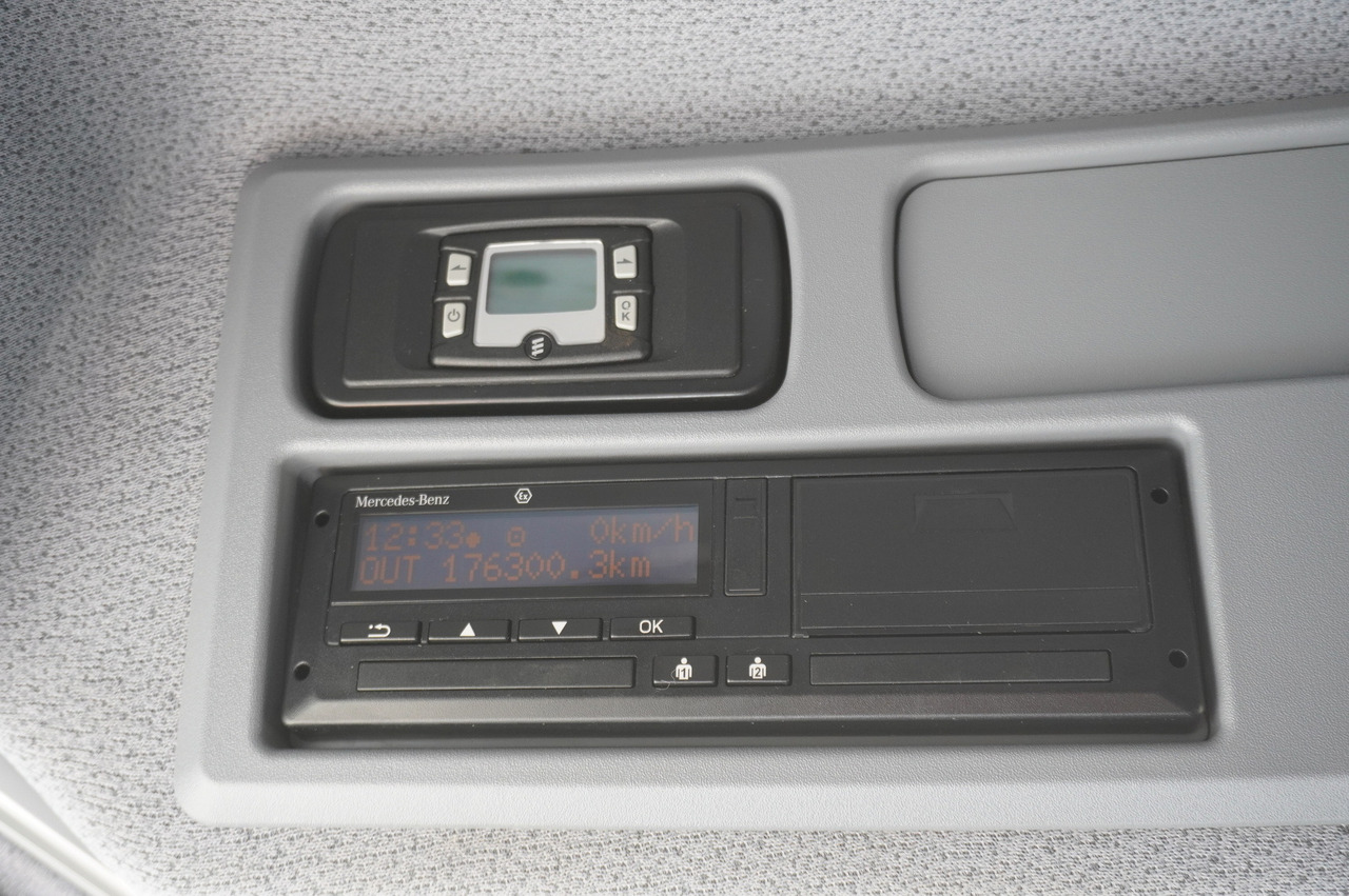 MERCEDES-BENZ Atego 1223 / Lamberet Refrigerator / Full ADR / Sleeper cab / 175 tho. km - Frigorífico camión: foto 2 MERCEDES-BENZ Atego 1223 / Lamberet Refrigerator / Full ADR / Sleeper cab / 175 tho. km - Frigorífico camión: foto 2