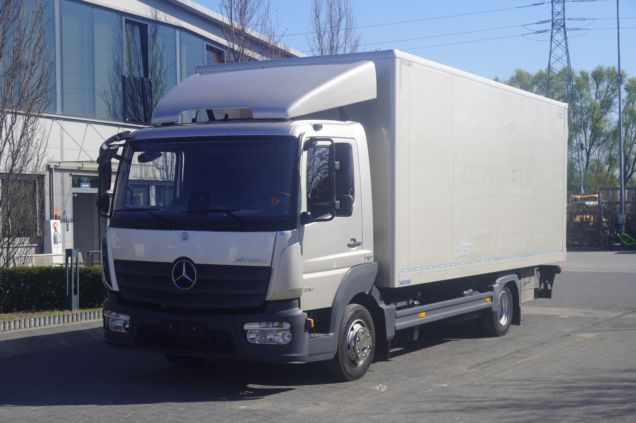 MERCEDES-BENZ Atego 818 / Box superstructure / DAUTEL tailgate 1.5 T - Camión caja cerrada: foto 2 MERCEDES-BENZ Atego 818 / Box superstructure / DAUTEL tailgate 1.5 T - Camión caja cerrada: foto 2