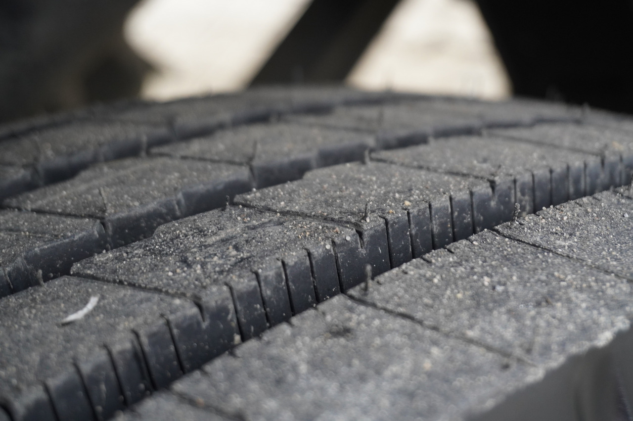 Camión grúa RENAULT C280 DTI 8 / FASSI crane 5.6 T / range 8 m / Flatbed 15 EPAL: foto 19 Camión grúa RENAULT C280 DTI 8 / FASSI crane 5.6 T / range 8 m / Flatbed 15 EPAL: foto 19