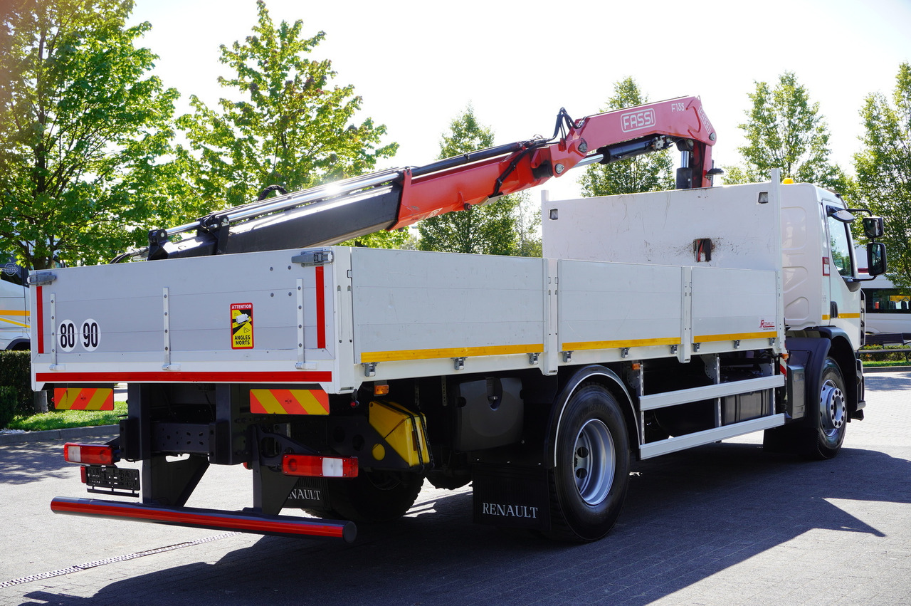 RENAULT C280 DTI 8 / FASSI crane 5.6 T / range 8 m / Flatbed 15 EPAL - Camión grúa: foto 4 RENAULT C280 DTI 8 / FASSI crane 5.6 T / range 8 m / Flatbed 15 EPAL - Camión grúa: foto 4