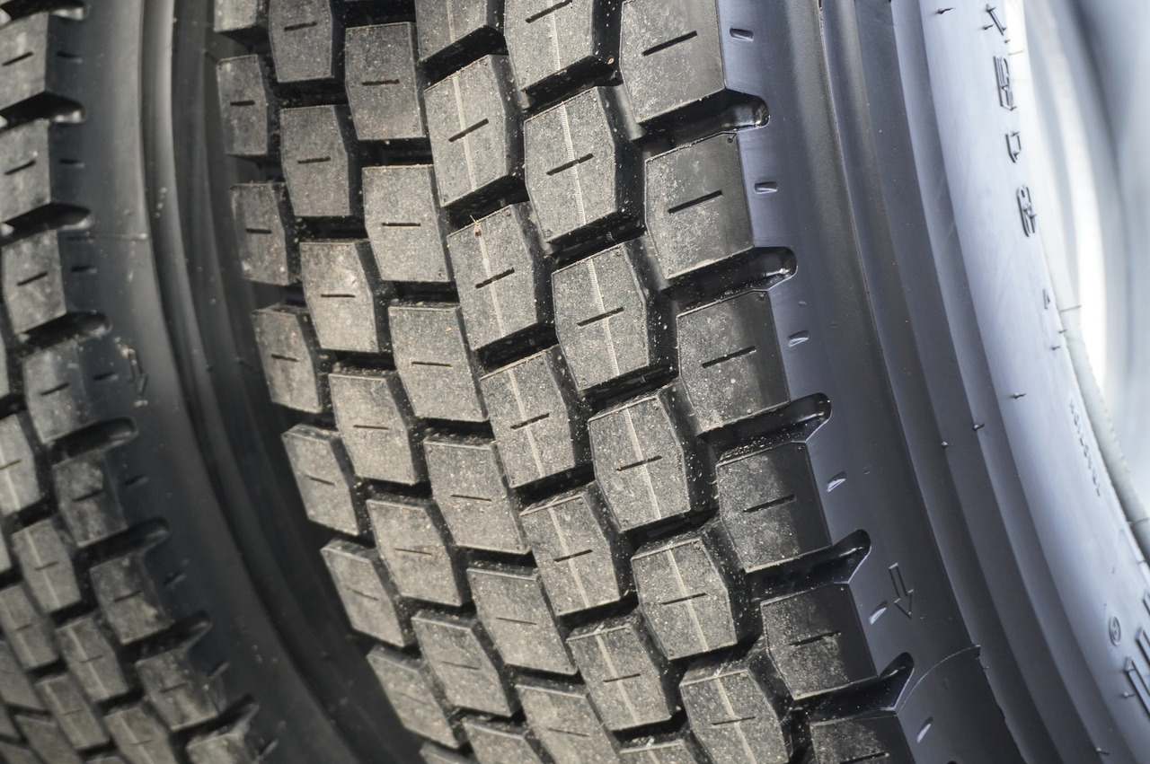 Camión grúa RENAULT C280 DTI 8 / FASSI crane 5.6 T / range 8 m / Flatbed 15 EPAL: foto 18 Camión grúa RENAULT C280 DTI 8 / FASSI crane 5.6 T / range 8 m / Flatbed 15 EPAL: foto 18