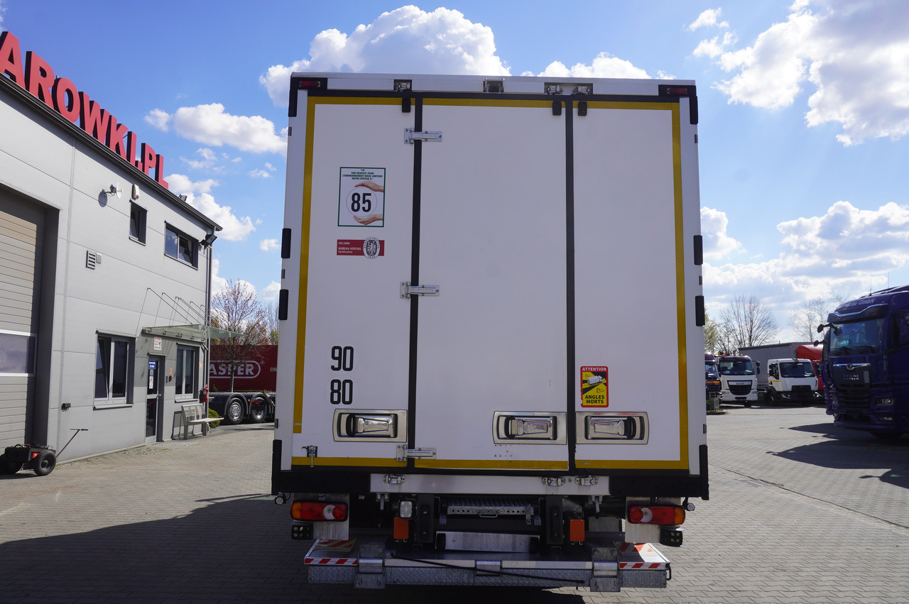 RENAULT D12 / Lamberet refrigerated truck / Dhollandia tail lift 1500 kg / 130 thousand km !! - Frigorífico camión: foto 4 RENAULT D12 / Lamberet refrigerated truck / Dhollandia tail lift 1500 kg / 130 thousand km !! - Frigorífico camión: foto 4