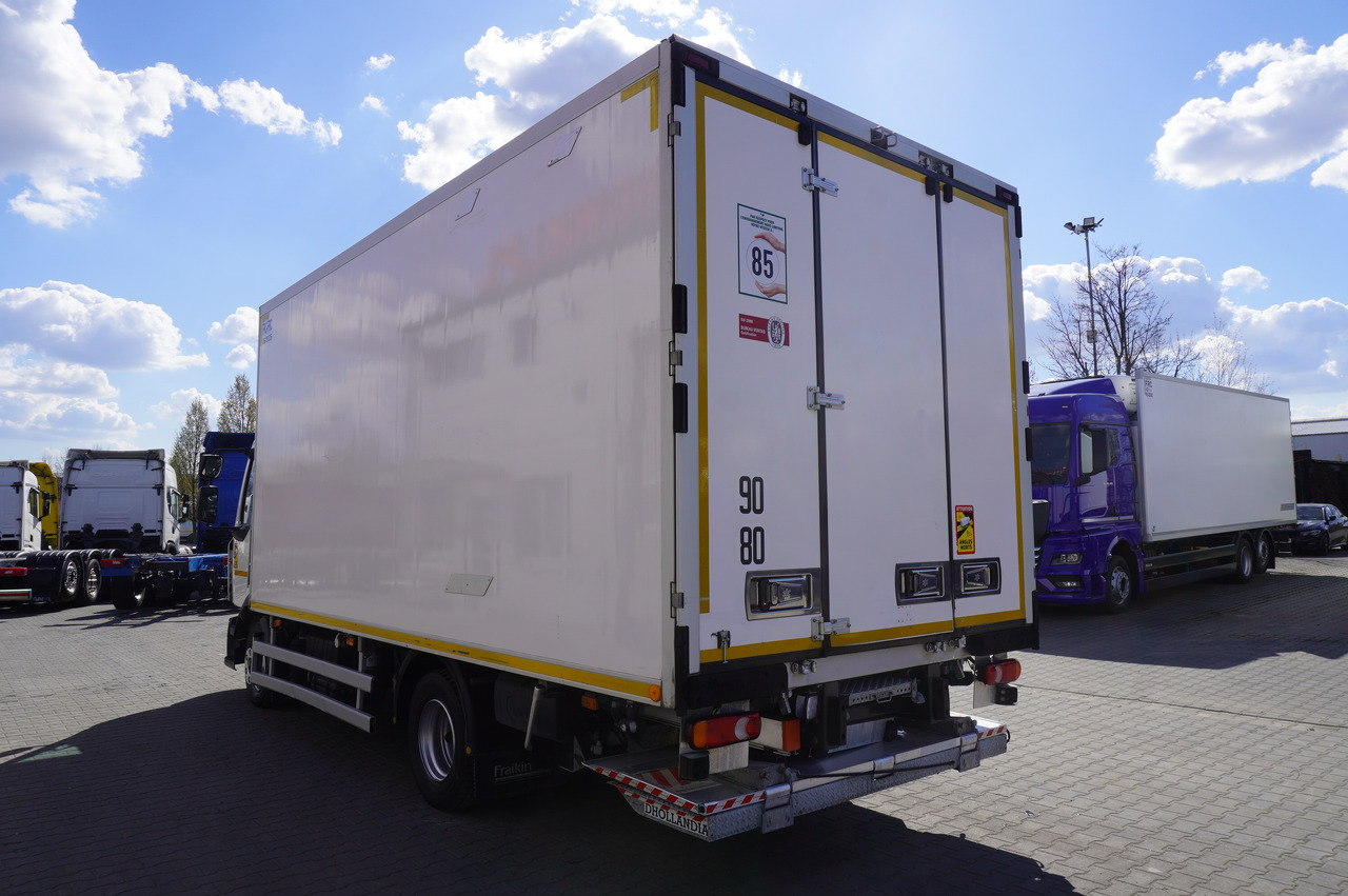 RENAULT D12 / Lamberet refrigerated truck / Dhollandia tail lift 1500 kg / 130 thousand km !! - Frigorífico camión: foto 5 RENAULT D12 / Lamberet refrigerated truck / Dhollandia tail lift 1500 kg / 130 thousand km !! - Frigorífico camión: foto 5