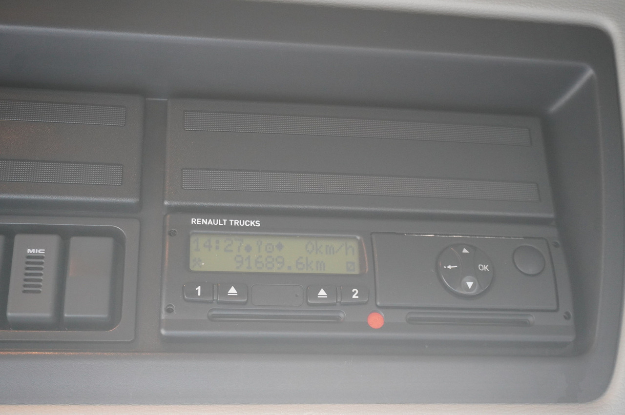 RENAULT D13 / 90 tho km !!! / Meat hook refrigerator / Thermoking T800R / 2 units - Frigorífico camión: foto 2 RENAULT D13 / 90 tho km !!! / Meat hook refrigerator / Thermoking T800R / 2 units - Frigorífico camión: foto 2