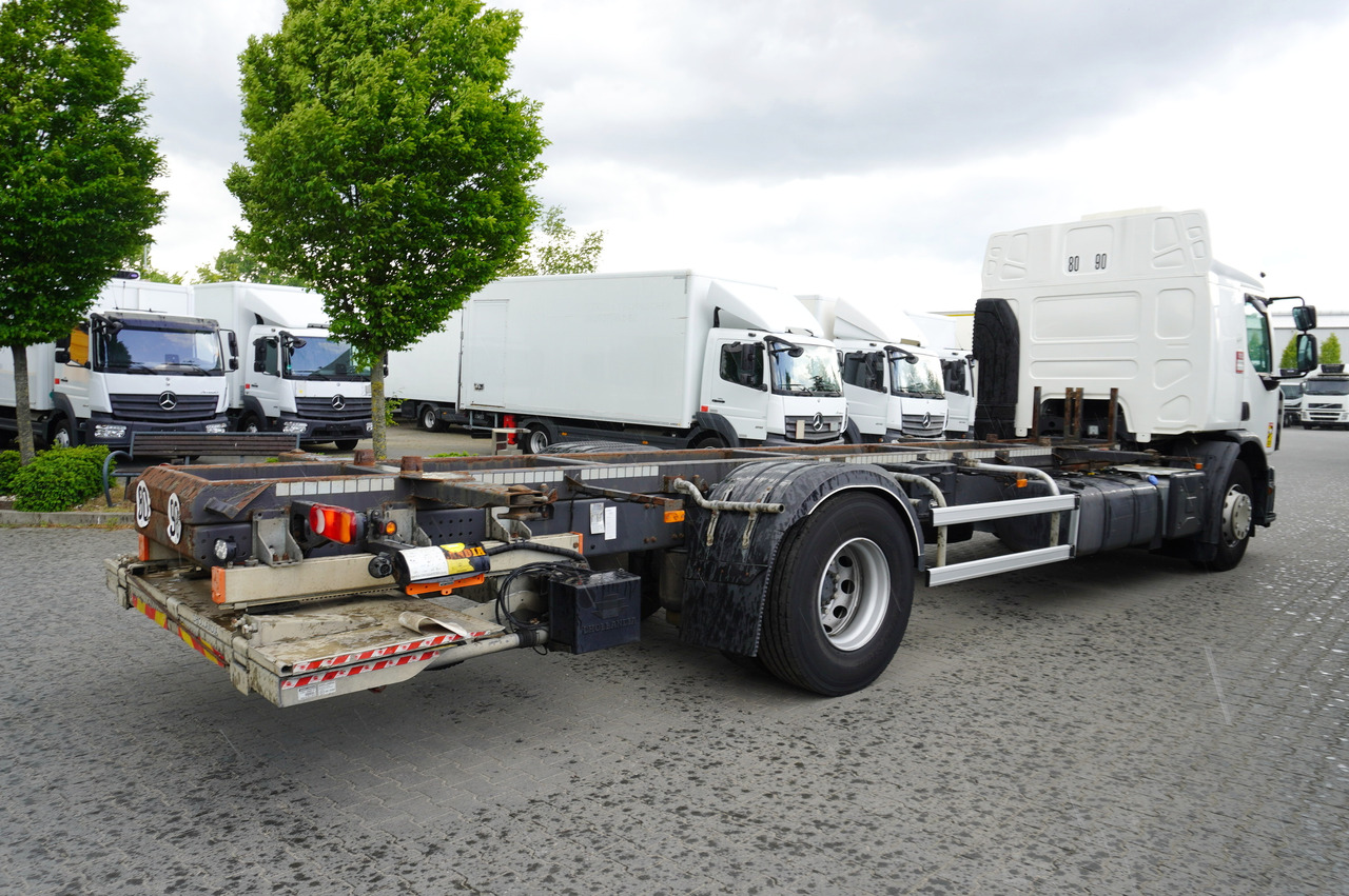 RENAULT D19 Wide Glob / BDF / load capacity 11t / 280 thousand km / tail lift - Chasis camión: foto 5 RENAULT D19 Wide Glob / BDF / load capacity 11t / 280 thousand km / tail lift - Chasis camión: foto 5