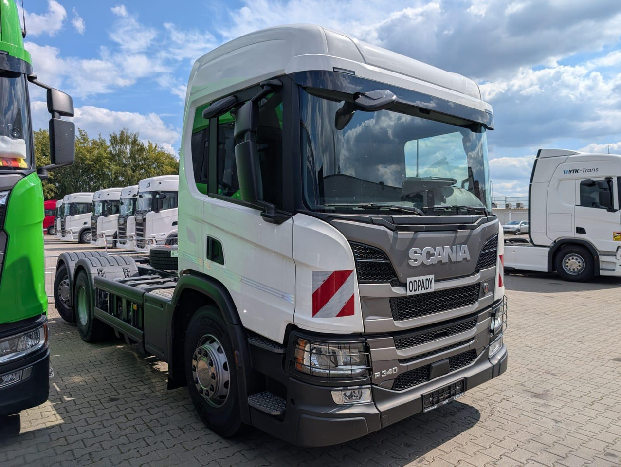 SCANIA P 340 B6x2*4NA / chassis frame / steering axle / CNG / large cab / 8 units - Chasis camión: foto 2 SCANIA P 340 B6x2*4NA / chassis frame / steering axle / CNG / large cab / 8 units - Chasis camión: foto 2