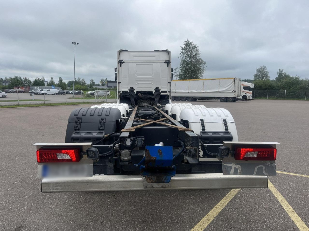 SCANIA R560 B8x4*4 / Chassis / sleeper cab / Power take-off - Chasis camión: foto 5 SCANIA R560 B8x4*4 / Chassis / sleeper cab / Power take-off - Chasis camión: foto 5