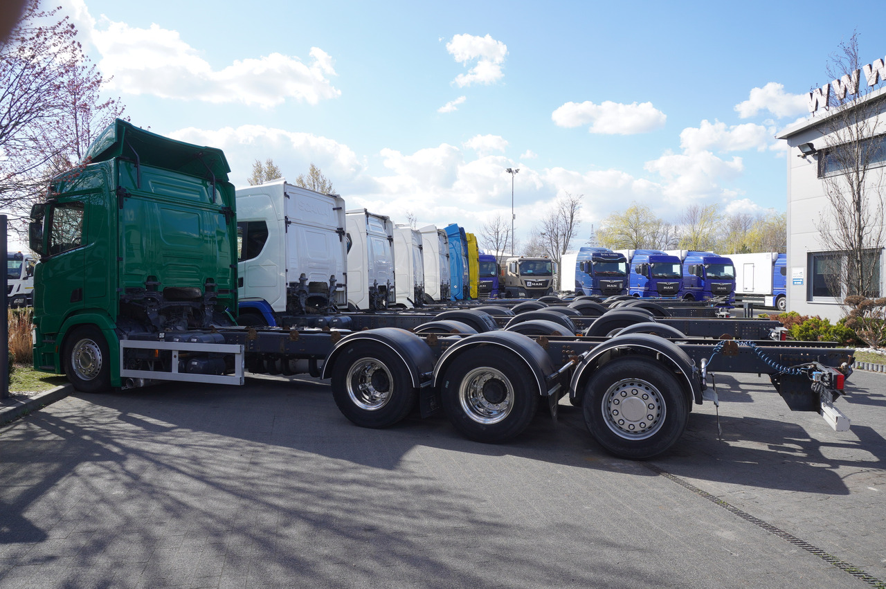 SCANIA R650 V8 / 650 HP/ frame 8.8 m / steered 4th axis / 20 units - Chasis camión: foto 3 SCANIA R650 V8 / 650 HP/ frame 8.8 m / steered 4th axis / 20 units - Chasis camión: foto 3