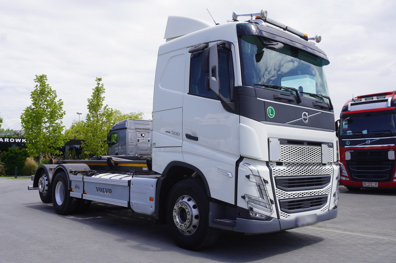 VOLVO FH 500 / VDL hooklift 21 tons / 2022 / steering 3d axle / 2 units - Multibasculante camión: foto 2 VOLVO FH 500 / VDL hooklift 21 tons / 2022 / steering 3d axle / 2 units - Multibasculante camión: foto 2