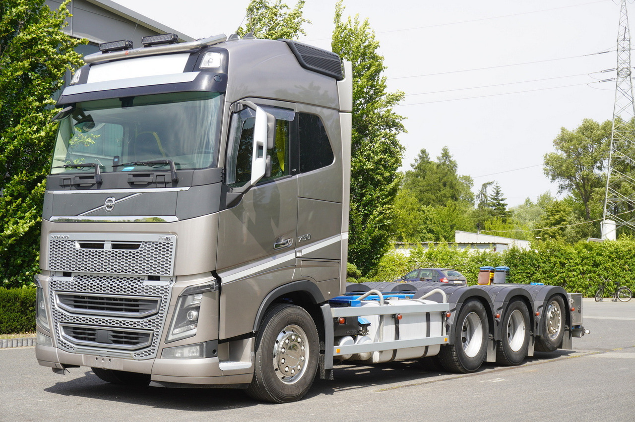 VOLVO Volvo FH16 750 8x4x4 / 750 HP! / Frame 685 cm / Steered 4th axle - Camión grúa: foto 2 VOLVO Volvo FH16 750 8x4x4 / 750 HP! / Frame 685 cm / Steered 4th axle - Camión grúa: foto 2