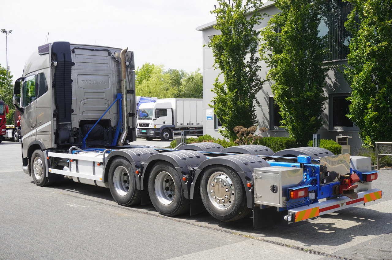 VOLVO Volvo FH16 750 8x4x4 / 750 HP! / Frame 685 cm / Steered 4th axle - Camión grúa: foto 4 VOLVO Volvo FH16 750 8x4x4 / 750 HP! / Frame 685 cm / Steered 4th axle - Camión grúa: foto 4