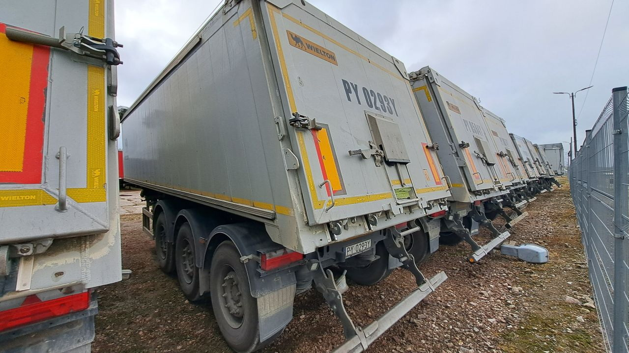WIELTON NW-3 / weight 6.2 t / capacity 38m3 / Electrically folded roof / Teflon / 20 units, 2022 - Volquete semirremolque: foto 4 WIELTON NW-3 / weight 6.2 t / capacity 38m3 / Electrically folded roof / Teflon / 20 units, 2022 - Volquete semirremolque: foto 4