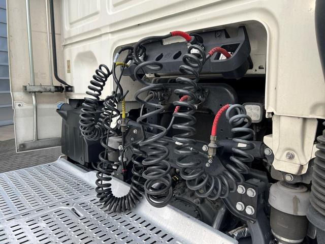 Cabeza tractora DAF XF 480 FT SSC Retarder Standklima 2-K Hydraulik: foto 13 Cabeza tractora DAF XF 480 FT SSC Retarder Standklima 2-K Hydraulik: foto 13