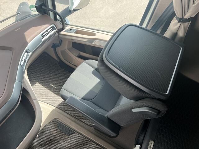 DAF XG+ 480 FT Intarder Standklima 2xTank 1.185 L - Cabeza tractora: foto 2 DAF XG+ 480 FT Intarder Standklima 2xTank 1.185 L - Cabeza tractora: foto 2